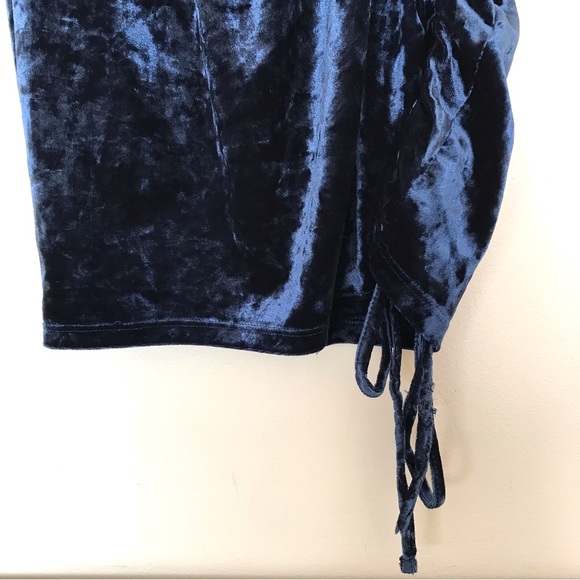 H&M Crushed Velvet Fitted Mini Dress | Blue Velvet Bodycon Ruched Dress - Picture 6 of 13